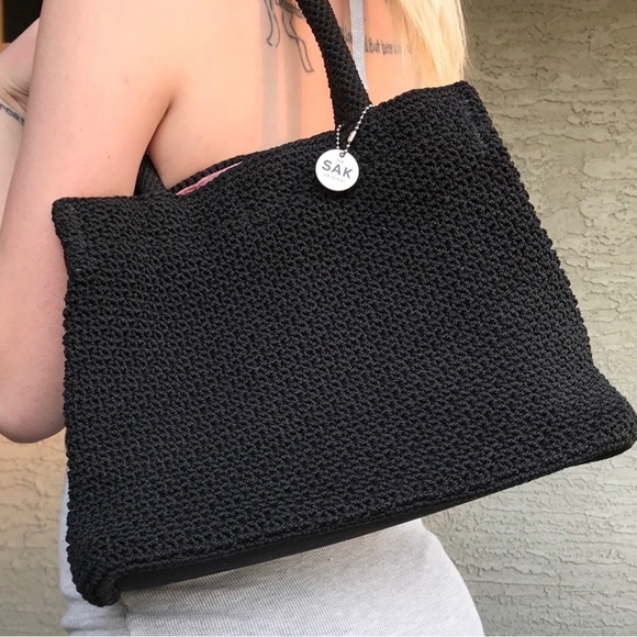 THE SAK CROCHET BLACK SHOULDER BAG W/ PINK LINING - Picture 4 of 11